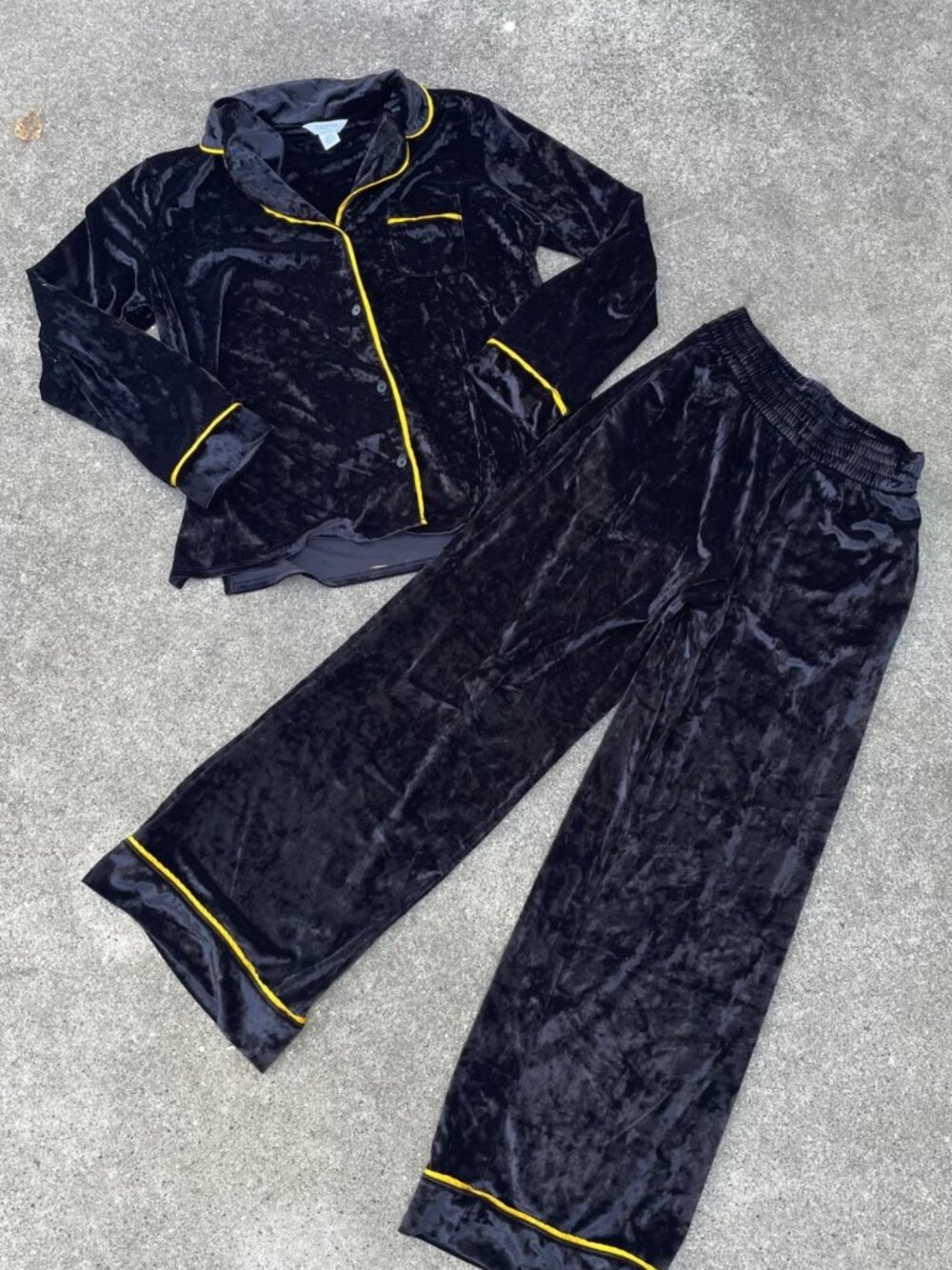 Sophia Intimates Pajamas Set Black Velvet Top Pants Wide Leg Pockets Soft S Goth